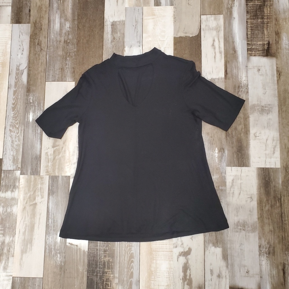 5 for $25 Cut out v neck top